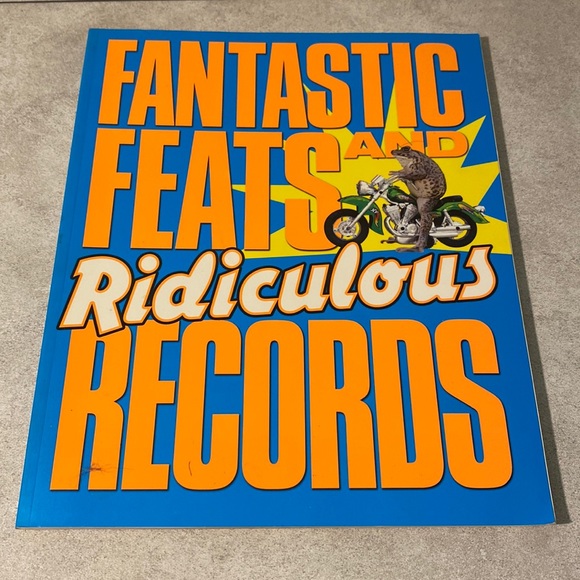 Fantastic Feats and Ridiculous Records book - Picture 1 of 6